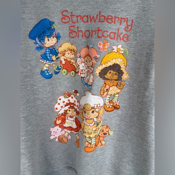 VTG Strawberry Shortcake Woman's Gray Crew Neck Sweatshirt  Size Medium Retro - Picture 3 of 9